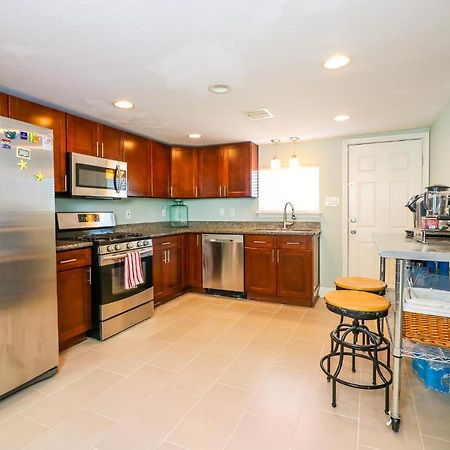 Perfect Location Spacious Yard Coffee Bar At This Lovely Beach Home Galveston Eksteriør billede